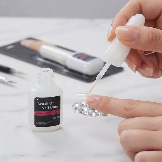 Quick-Drying Strong Hold Nail Glue with Precision Nozzle